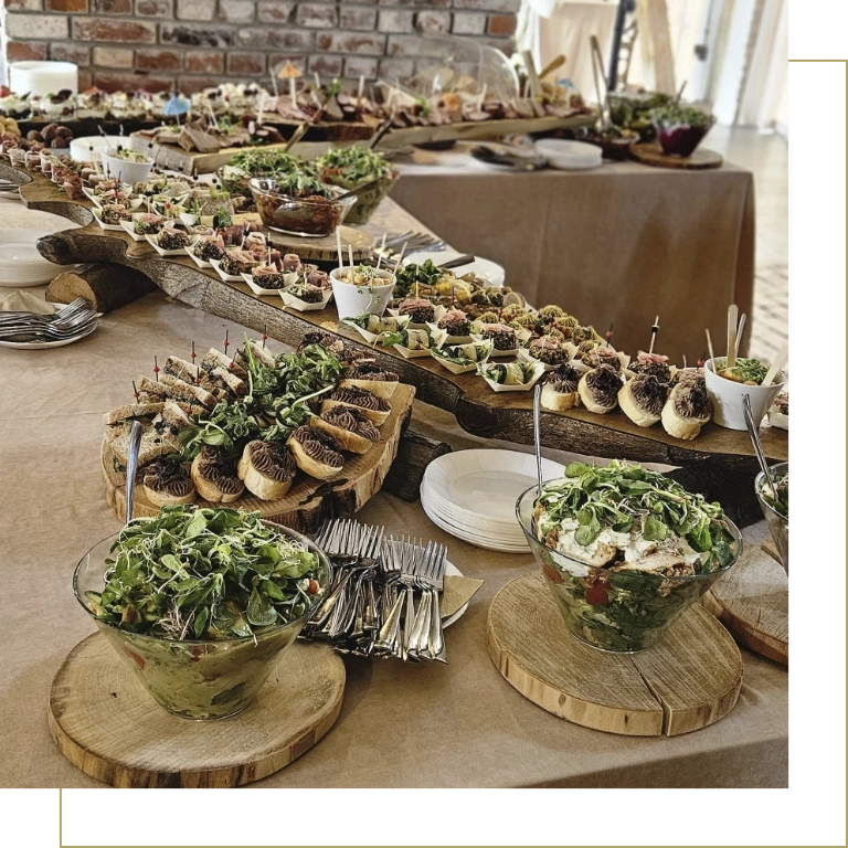 Stół z&nbsp;potrawami